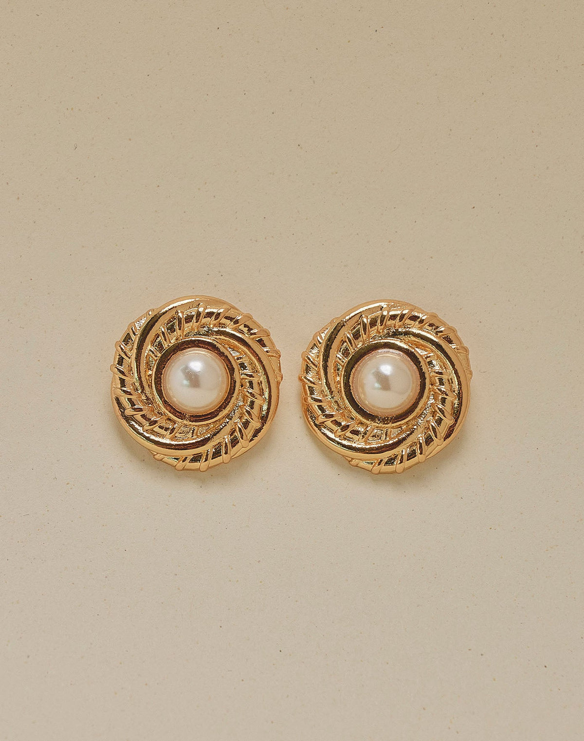 Aretes Italy