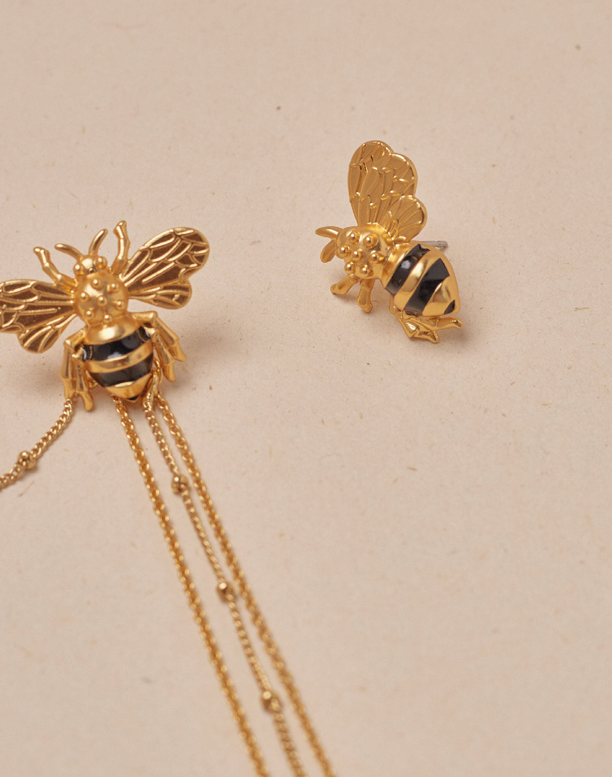 Aretes Queen Bee