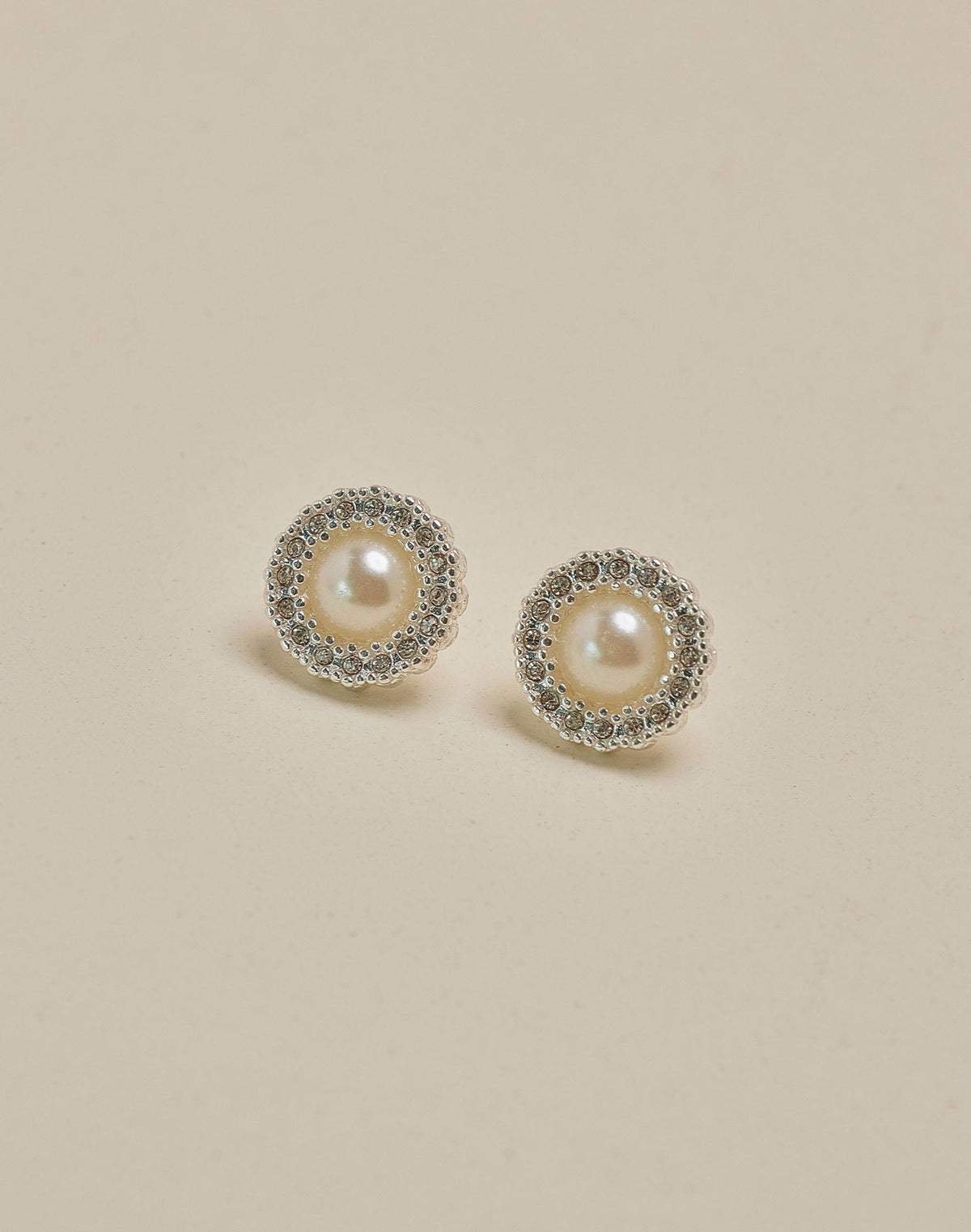 Aretes Roma