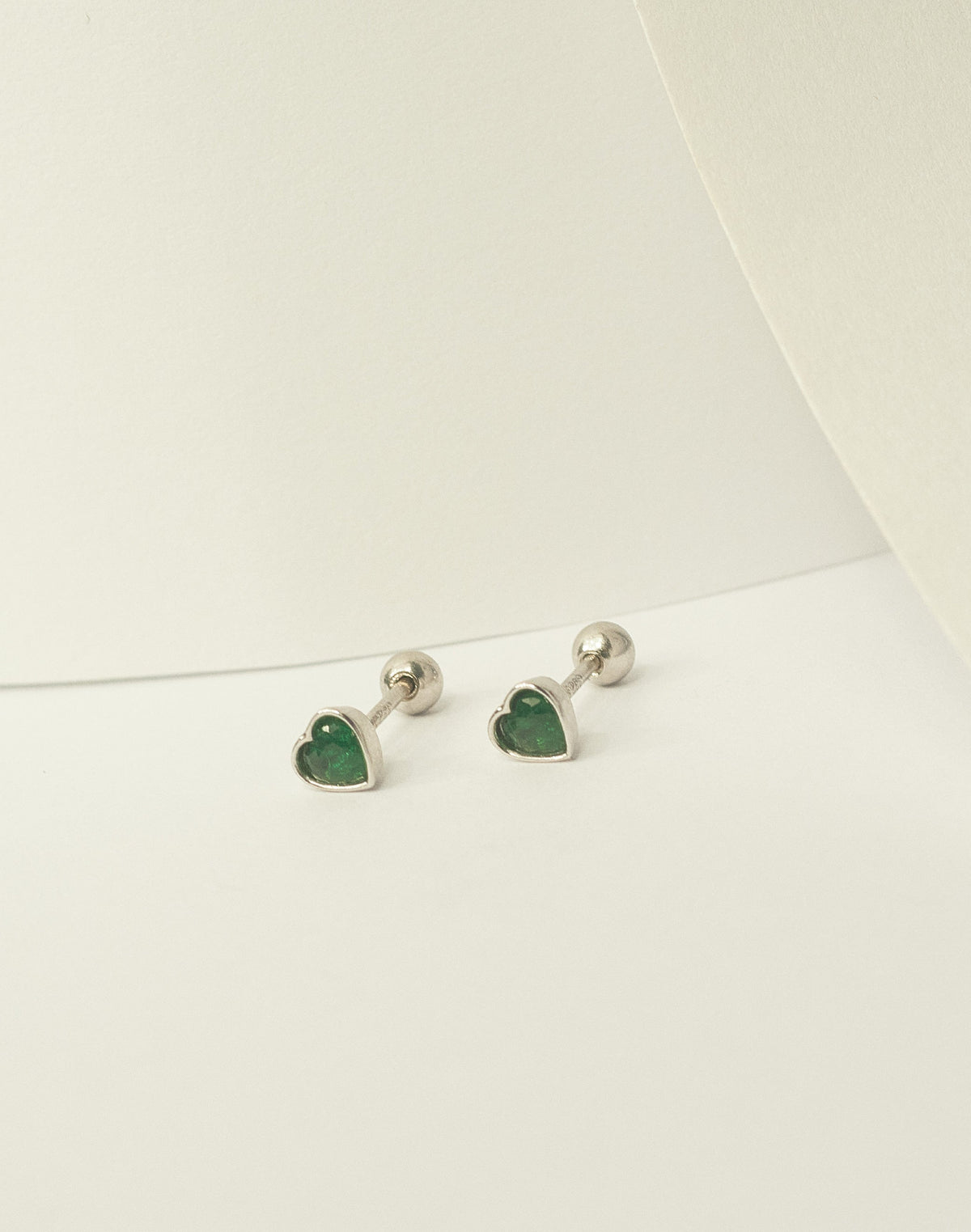 Aretes en Plata Zircón Corazón Emerald