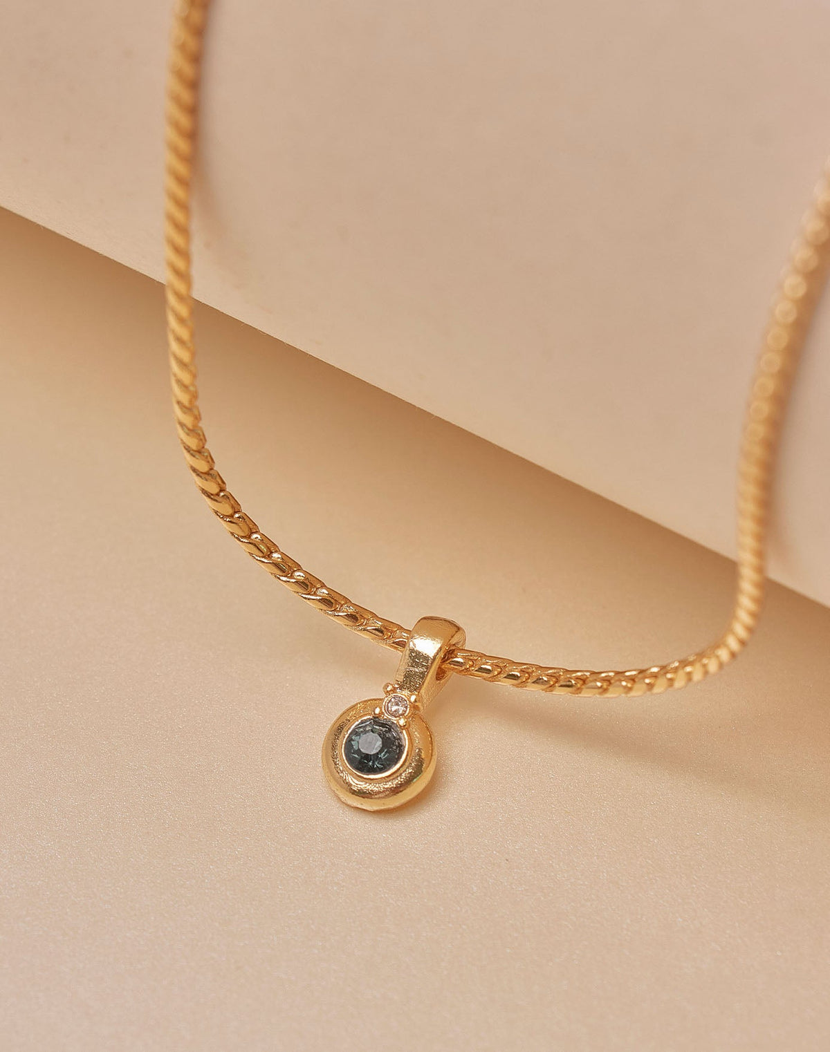 Collar Equilibrio